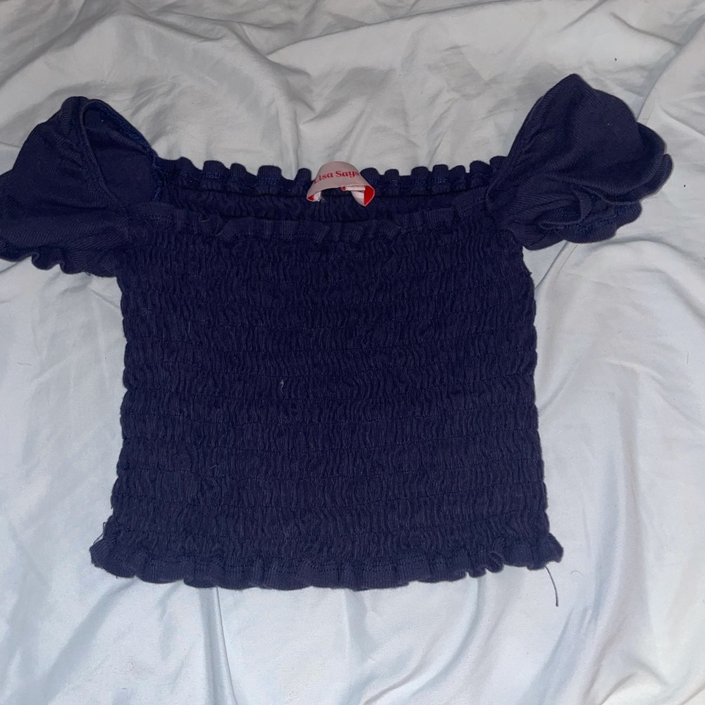 Lisa says gah navy crop top